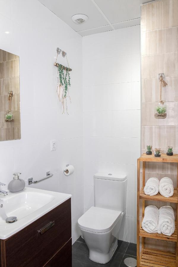Lujoso Hogar Cerca Del Casco Antiguo De La Ciudad Apartment บาเลนเซีย ภายนอก รูปภาพ