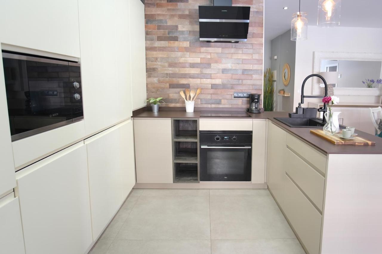 Lujoso Hogar Cerca Del Casco Antiguo De La Ciudad Apartment บาเลนเซีย ภายนอก รูปภาพ